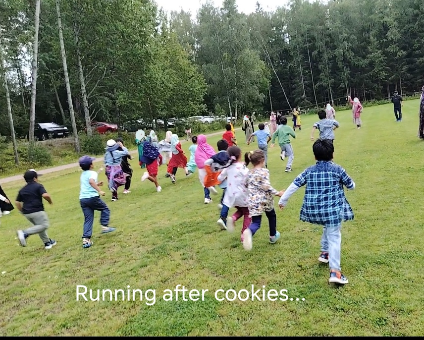 Image 5 of 31 from an EMC gathering, celebration, or shared community meal
